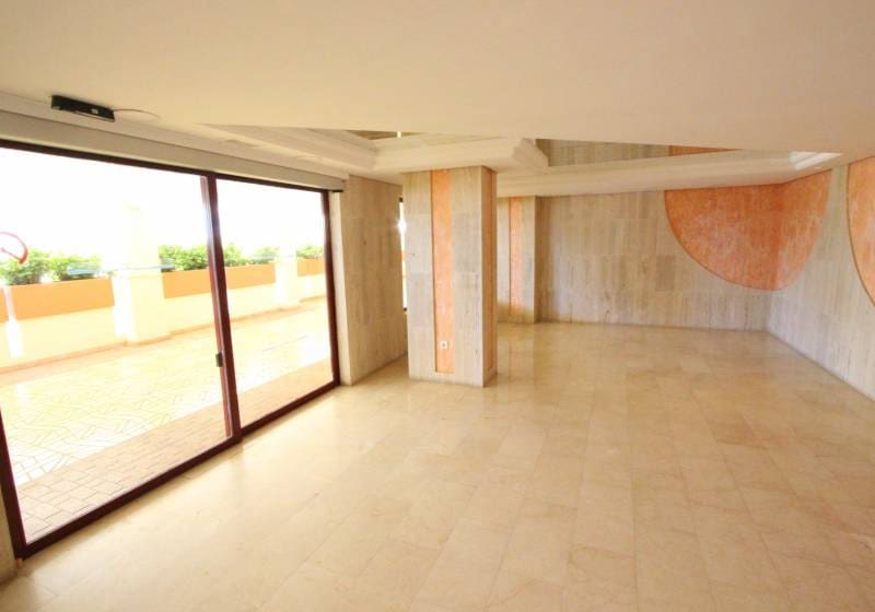 2 bedroom Apartment for holiday rental in Calpe / Calp with pool - € 1,300 (Ref: 9731575)