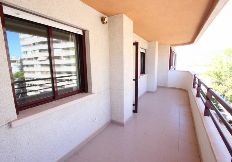 2 bedroom Apartment for holiday rental in Calpe / Calp with pool - € 1,300 (Ref: 9731575)