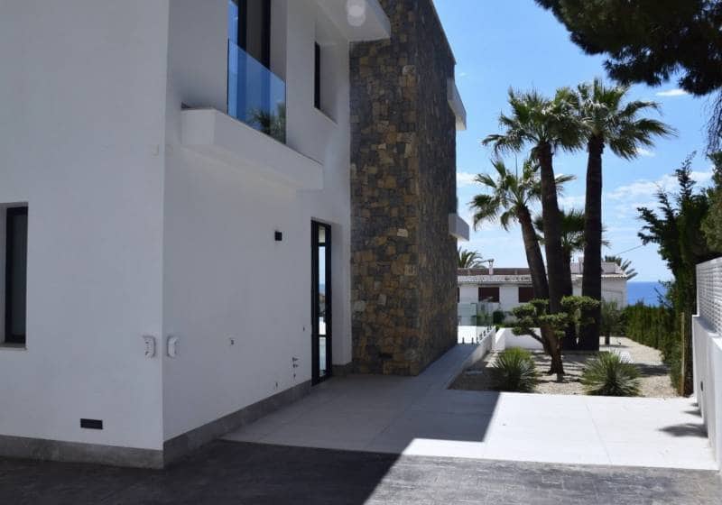 5 bedroom Villa for sale in Calpe / Calp with pool - € 3,900,000 (Ref: 9731576)