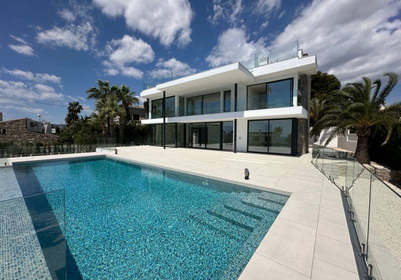 5 bedroom Villa for sale in Calpe / Calp with pool - € 3,900,000 (Ref: 9731576)