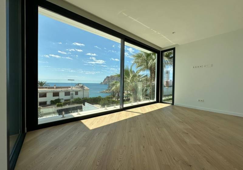 5 bedroom Villa for sale in Calpe / Calp with pool - € 3,900,000 (Ref: 9731576)