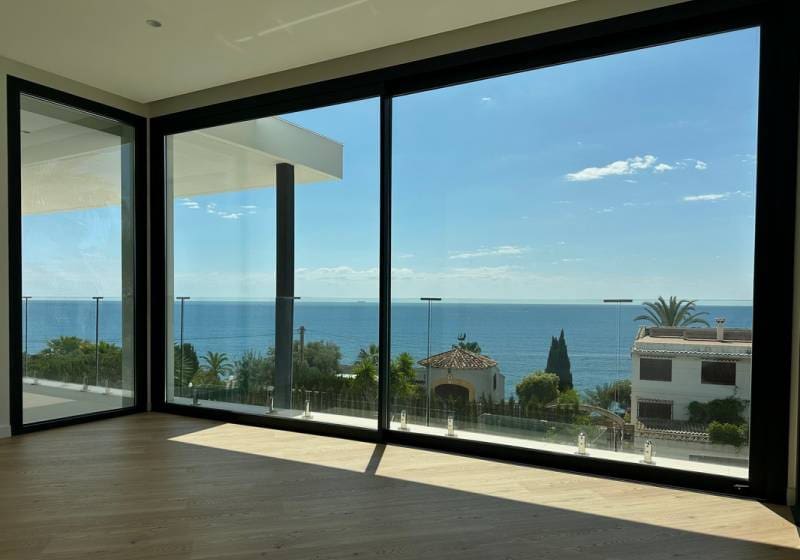 5 bedroom Villa for sale in Calpe / Calp with pool - € 3,900,000 (Ref: 9731576)