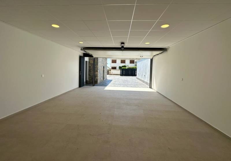 5 bedroom Villa for sale in Calpe / Calp with pool - € 3,900,000 (Ref: 9731576)