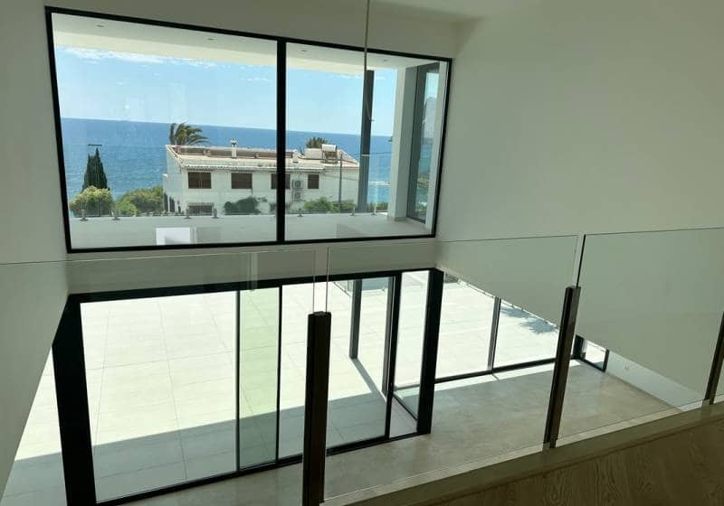 5 bedroom Villa for sale in Calpe / Calp with pool - € 3,900,000 (Ref: 9731576)