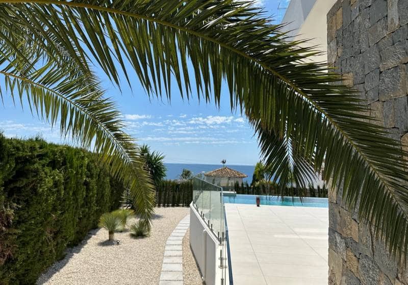 5 bedroom Villa for sale in Calpe / Calp with pool - € 3,900,000 (Ref: 9731576)