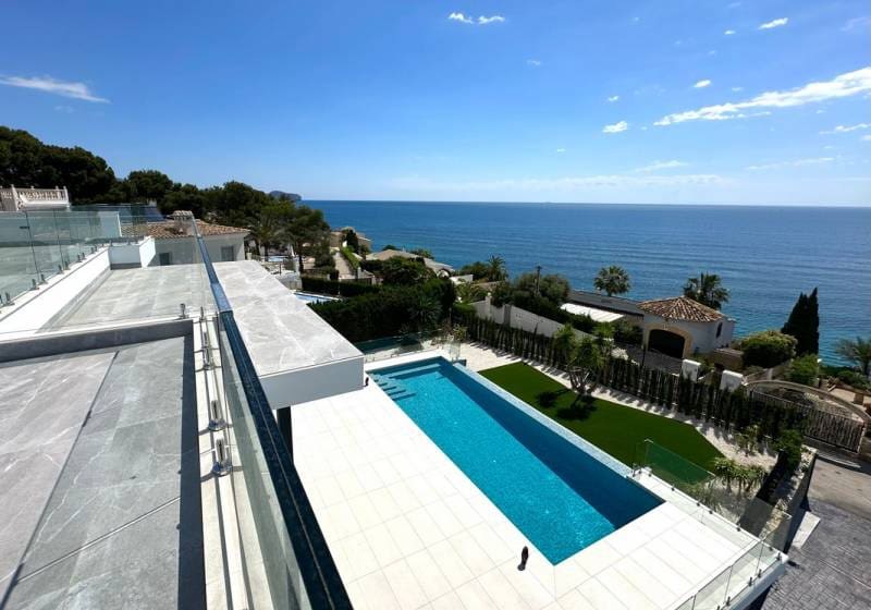 5 bedroom Villa for sale in Calpe / Calp with pool - € 3,900,000 (Ref: 9731576)