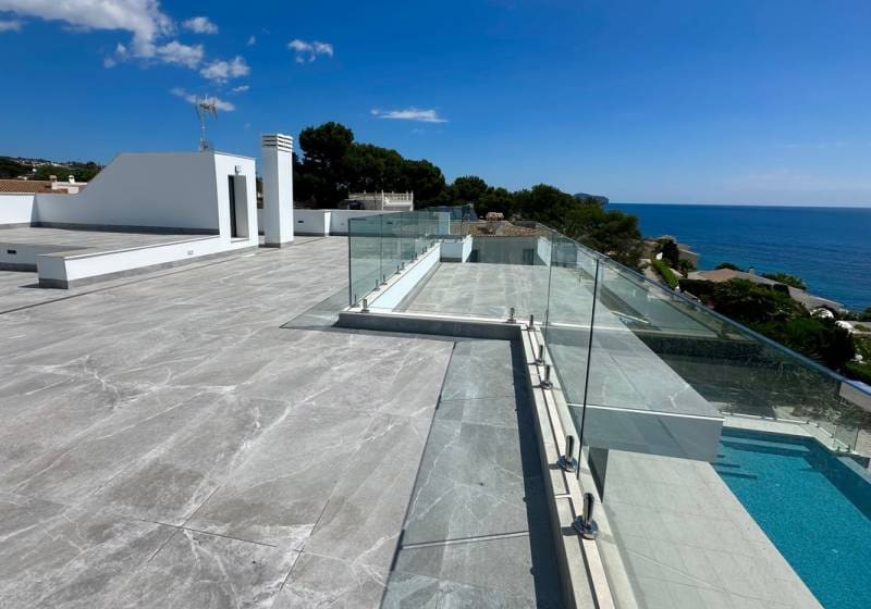 5 bedroom Villa for sale in Calpe / Calp with pool - € 3,900,000 (Ref: 9731576)