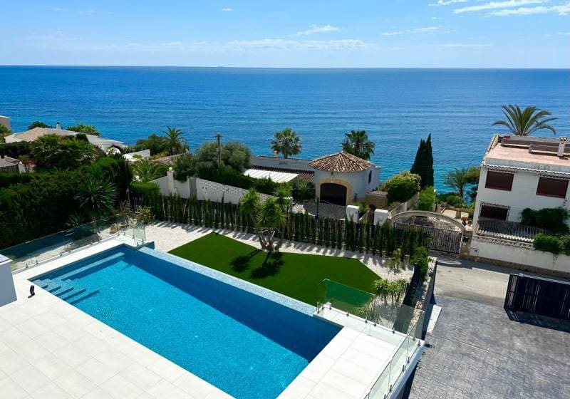 5 bedroom Villa for sale in Calpe / Calp with pool - € 3,900,000 (Ref: 9731576)