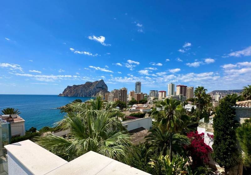 5 bedroom Villa for sale in Calpe / Calp with pool - € 3,900,000 (Ref: 9731576)