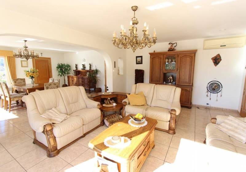 6 bedroom Villa for sale in Altea with pool - € 1,100,000 (Ref: 9788079)