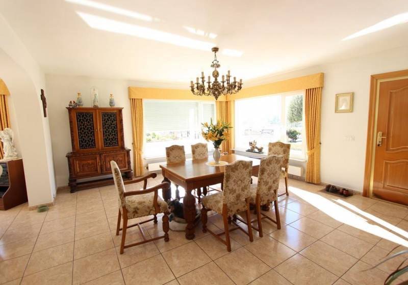 6 bedroom Villa for sale in Altea with pool - € 1,100,000 (Ref: 9788079)