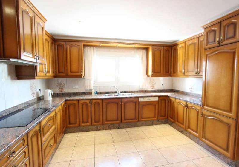 6 bedroom Villa for sale in Altea with pool - € 1,100,000 (Ref: 9788079)