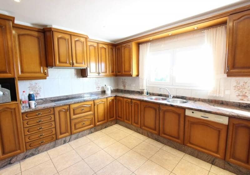 6 bedroom Villa for sale in Altea with pool - € 1,100,000 (Ref: 9788079)