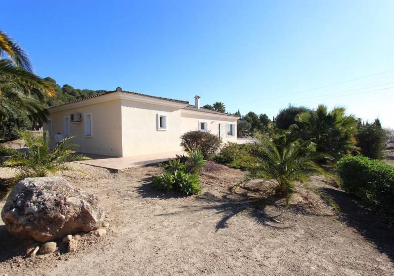 6 bedroom Villa for sale in Altea with pool - € 1,100,000 (Ref: 9788079)