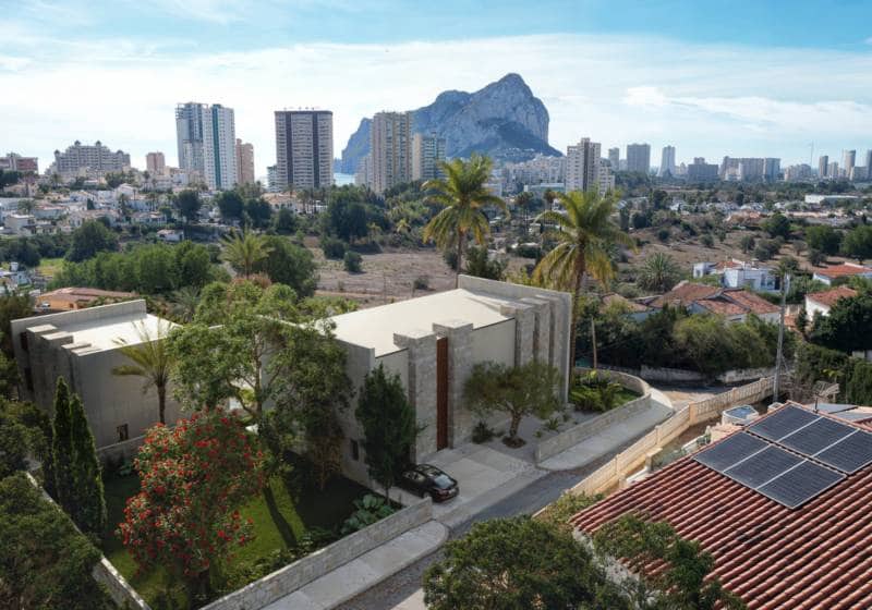 Chalet de 3 habitaciones en Calpe / Calp en venta con piscina - 1.199.000 € (Ref: 9798972)