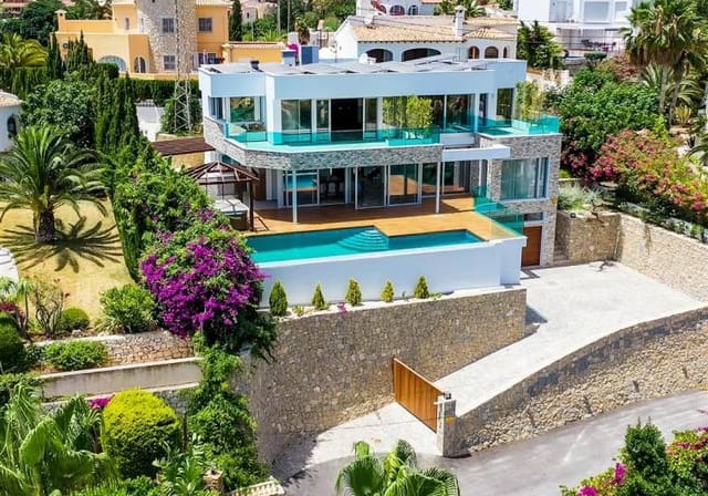 3 slaapkamer Villa te koop in Canuta, Calpe / Calp met zwembad - € 2.950.000 (Ref: 9816985)