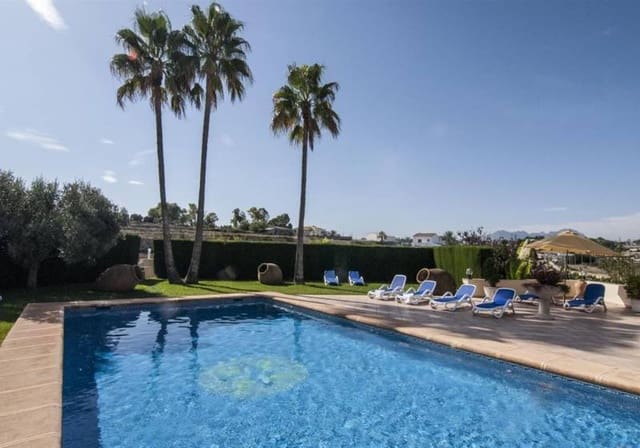 7 Zimmer Villa zu verkaufen in Teulada Pueblo, Teulada-Moraira mit Pool - 1.795.000 € (Ref: 9816987)