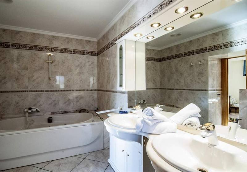 7 Zimmer Villa zu verkaufen in Teulada mit Pool - 1.795.000 € (Ref: 9816987)