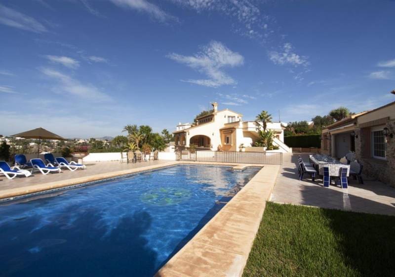 7 Zimmer Villa zu verkaufen in Teulada mit Pool - 1.795.000 € (Ref: 9816987)