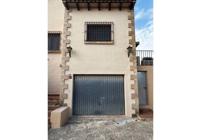 4 bedroom Villa for sale in Benissa with pool - € 954,000 (Ref: 9868022)