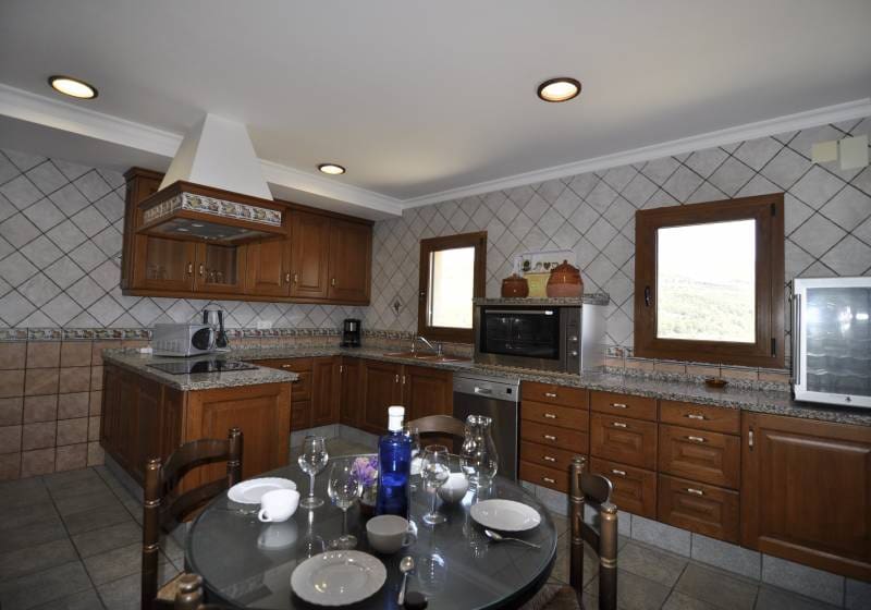 9 soverom Villa til salgs i Benissa med svømmebasseng - € 680 000 (Ref: 9868082)