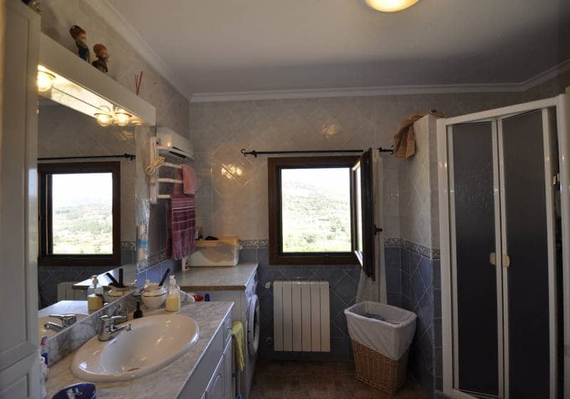 9 soverom Villa til salgs i Benissa med svømmebasseng - € 680 000 (Ref: 9868082)
