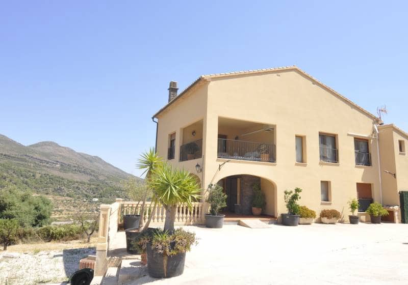 9 soverom Villa til salgs i Benissa med svømmebasseng - € 680 000 (Ref: 9868082)