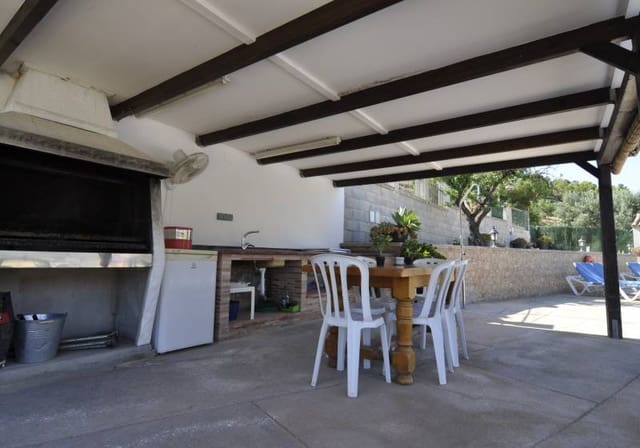 9 soverom Villa til salgs i Benissa med svømmebasseng - € 680 000 (Ref: 9868082)