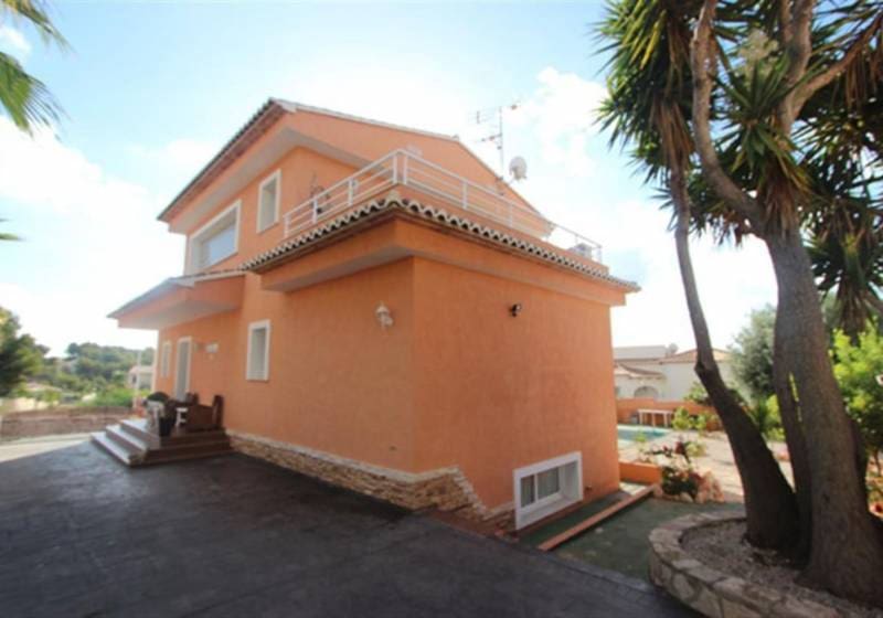 Chalet de 4 habitaciones en Calpe / Calp en venta con piscina - 750.000 € (Ref: 9917666)