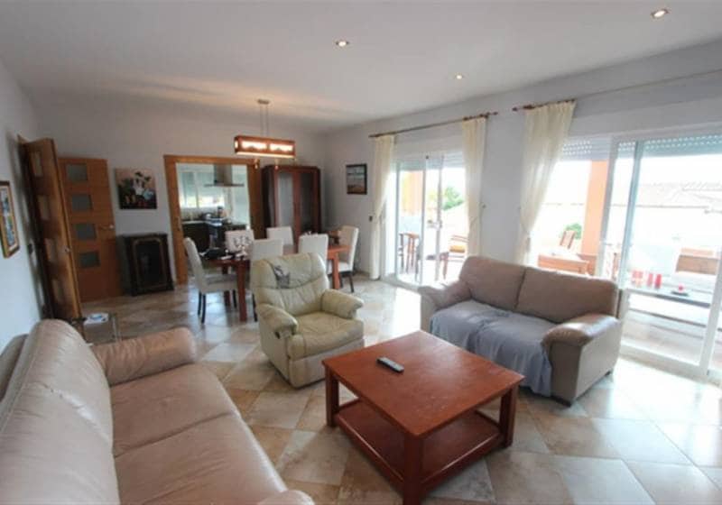 Chalet de 4 habitaciones en Calpe / Calp en venta con piscina - 750.000 € (Ref: 9917666)