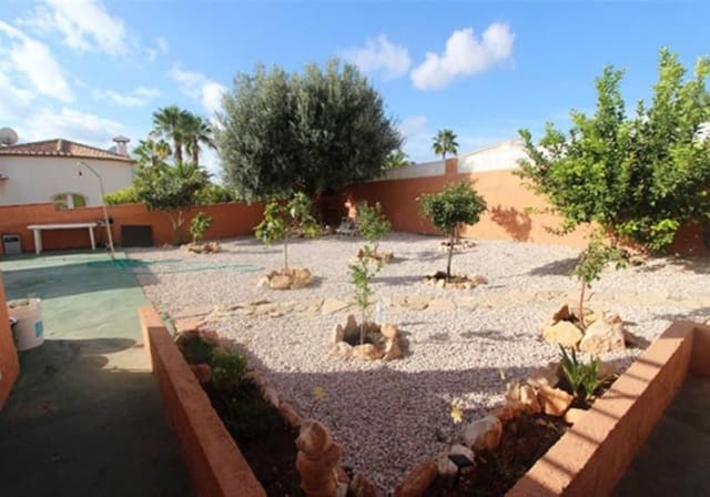 Chalet de 4 habitaciones en Cometa - Carrió, Calpe / Calp en venta con piscina - 750.000 € (Ref: 9917666)