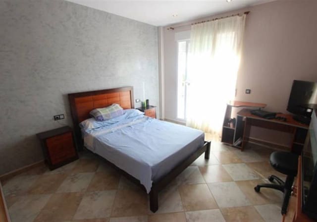 Chalet de 4 habitaciones en Cometa - Carrió, Calpe / Calp en venta con piscina - 750.000 € (Ref: 9917666)