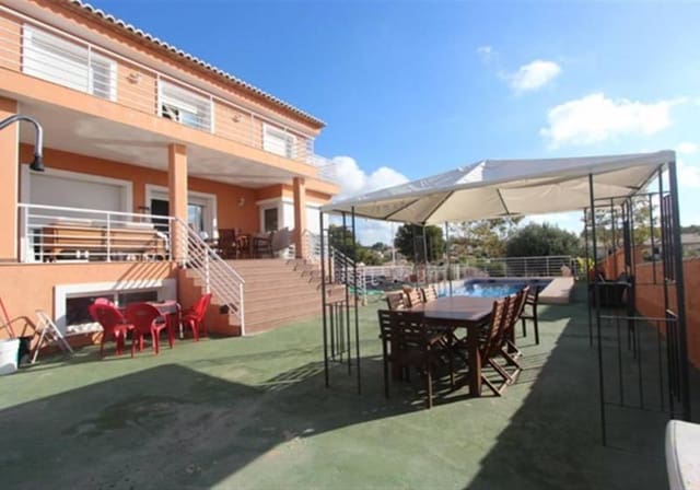 Chalet de 4 habitaciones en Cometa - Carrió, Calpe / Calp en venta con piscina - 750.000 € (Ref: 9917666)