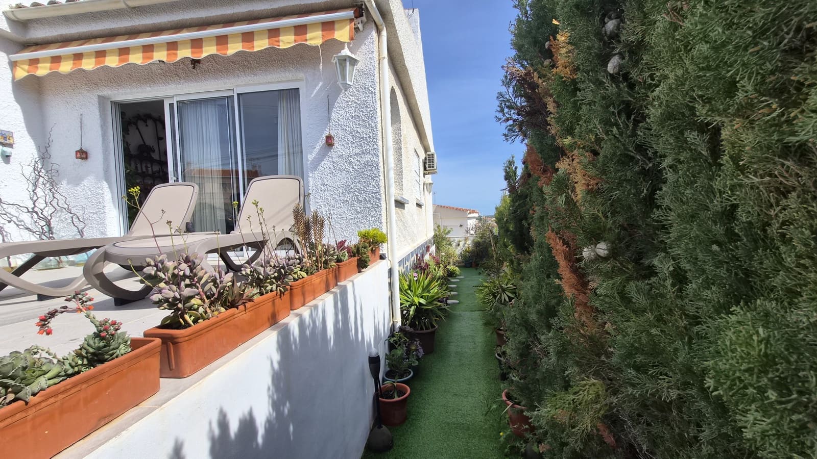 4 bedroom Guesthouse/B & B for sale in San Fulgencio with pool garage - € 350,000 (Ref: 9687569)