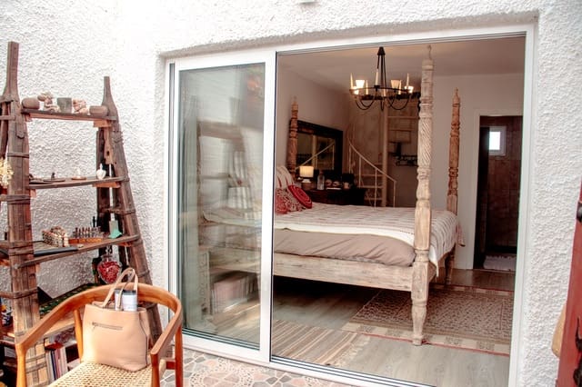 4 bedroom Guesthouse/B & B for sale in San Fulgencio with pool garage - € 350,000 (Ref: 9687569)