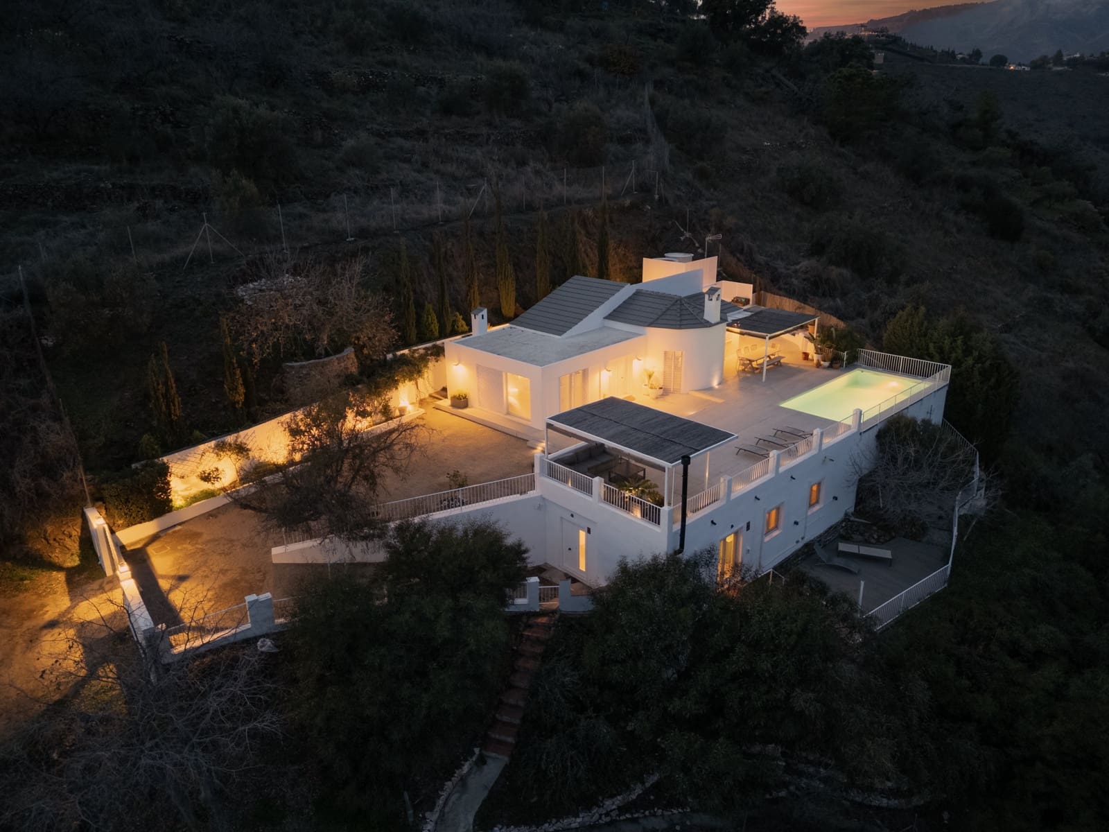 4 soveværelse Villa til salg i Competa med swimmingpool garage - € 650.000 (Ref: 9694325)