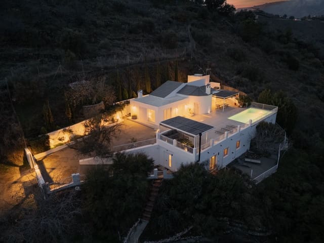 4 soveværelse Villa til salg i Cómpeta med swimmingpool garage - € 650.000 (Ref: 9694325)