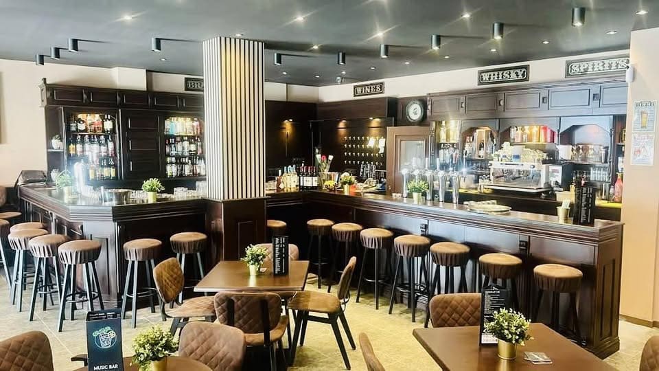 Restaurant/Bar for sale in Torremolinos with garage - € 450,000 (Ref: 10175286)