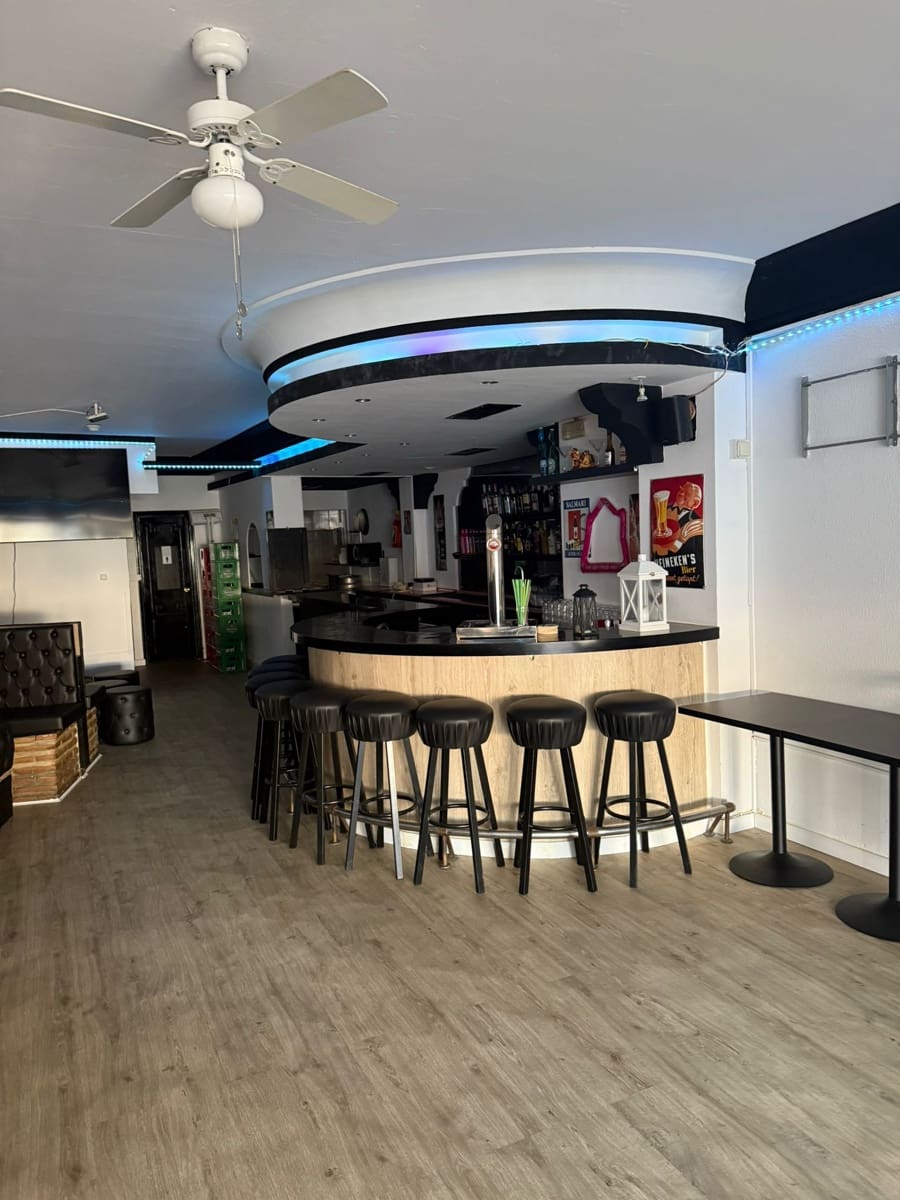 Restaurant/Bar til salg i Torremolinos - € 52.500 (Ref: 10175447)