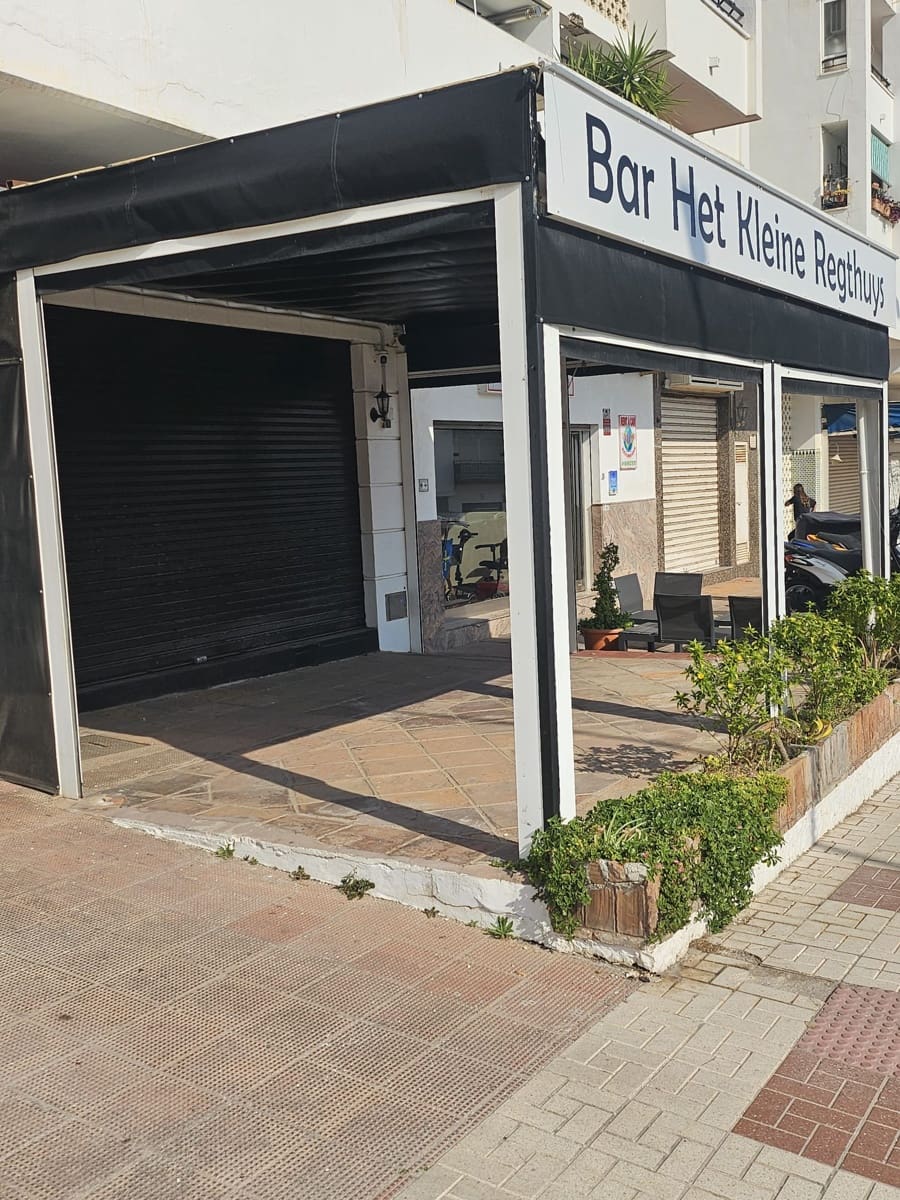 Restaurant/Bar til salg i Torremolinos - € 52.500 (Ref: 10175447)