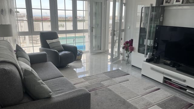 3 camera da letto Villa in vendita in Villamartin, Orihuela con piscina - 645.000 € (Rif: 9707629)