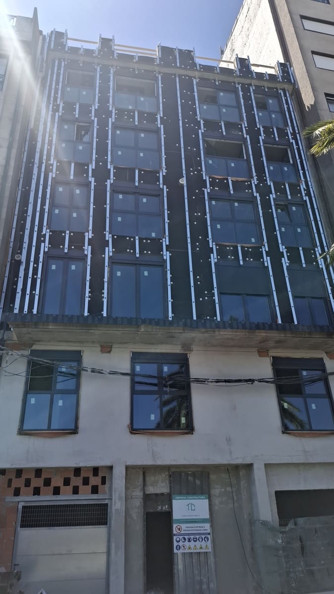 2 bedroom Flat for sale in Ribeira with garage - € 240,000 (Ref: 9921341)
