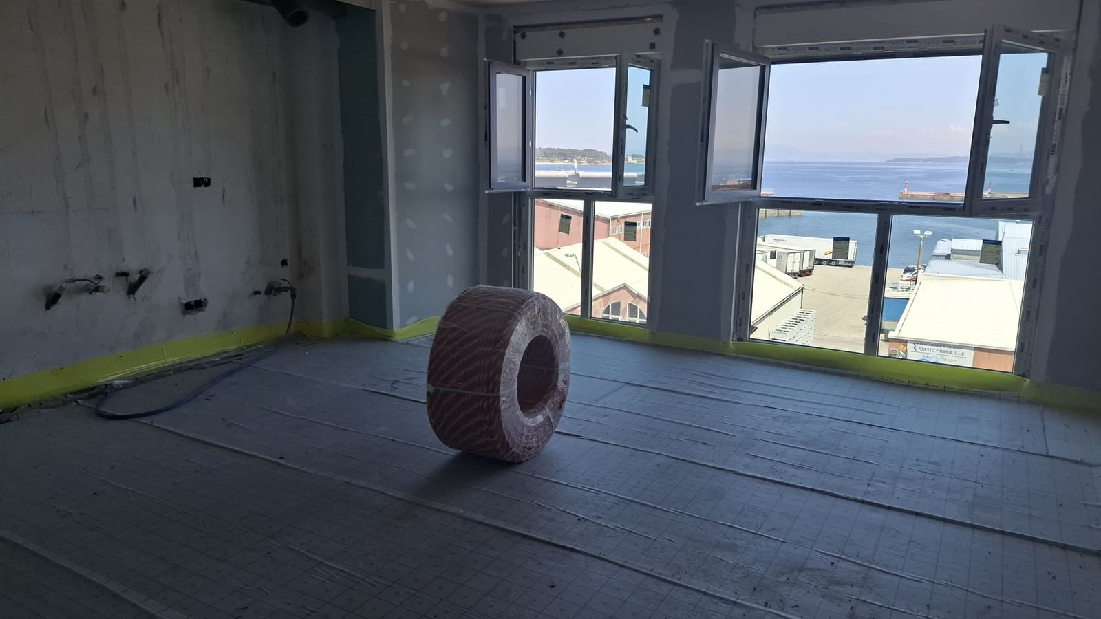 2 bedroom Flat for sale in Ribeira with garage - € 240,000 (Ref: 9921341)