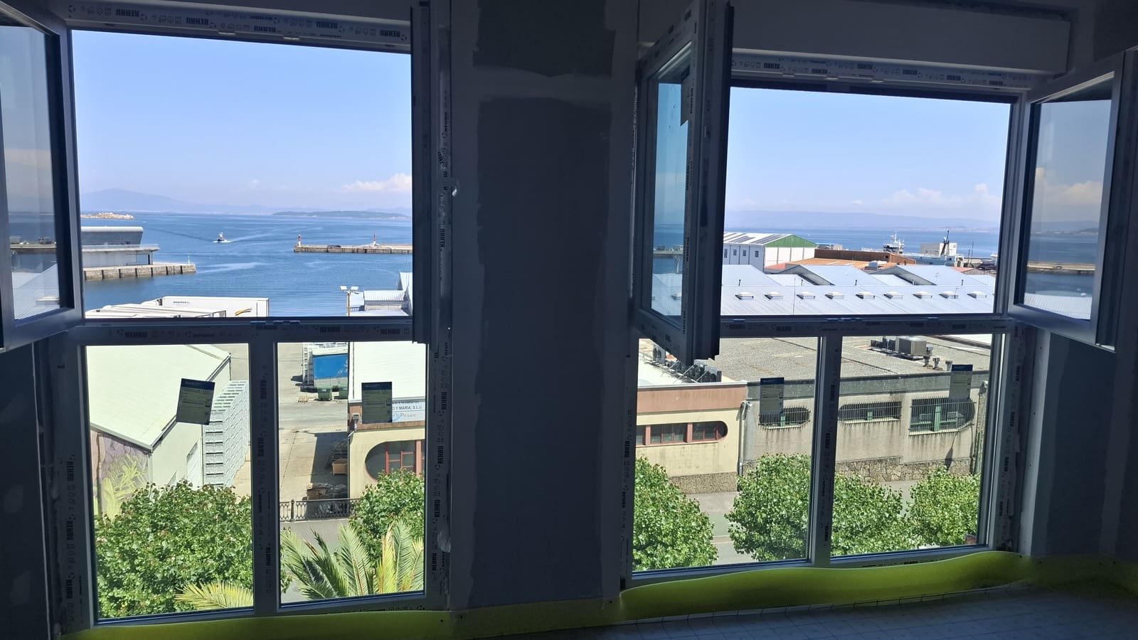 2 bedroom Flat for sale in Ribeira with garage - € 240,000 (Ref: 9921341)