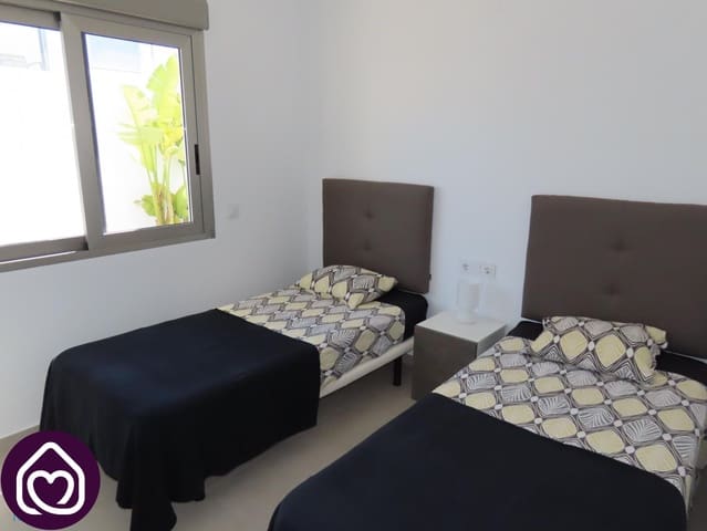 3 makuuhuone Omakotitalo myytävänä paikassa San Fulgencio mukana uima-altaan 
autotalli - 450 000 € (Ref: 9714033)