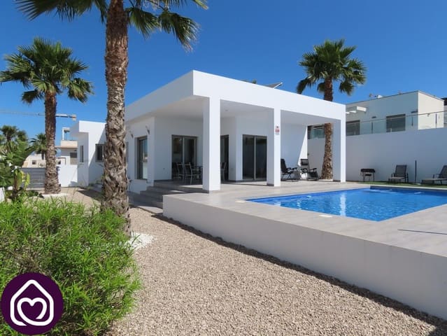 3 makuuhuone Omakotitalo myytävänä paikassa San Fulgencio mukana uima-altaan 
autotalli - 450 000 € (Ref: 9714033)