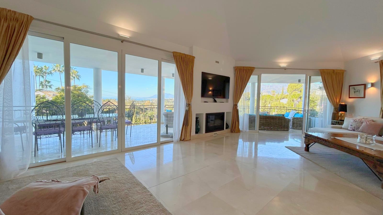 Chalet de 5 habitaciones en El Rosario en venta con piscina garaje - 2.995.000 € (Ref: 9709117)