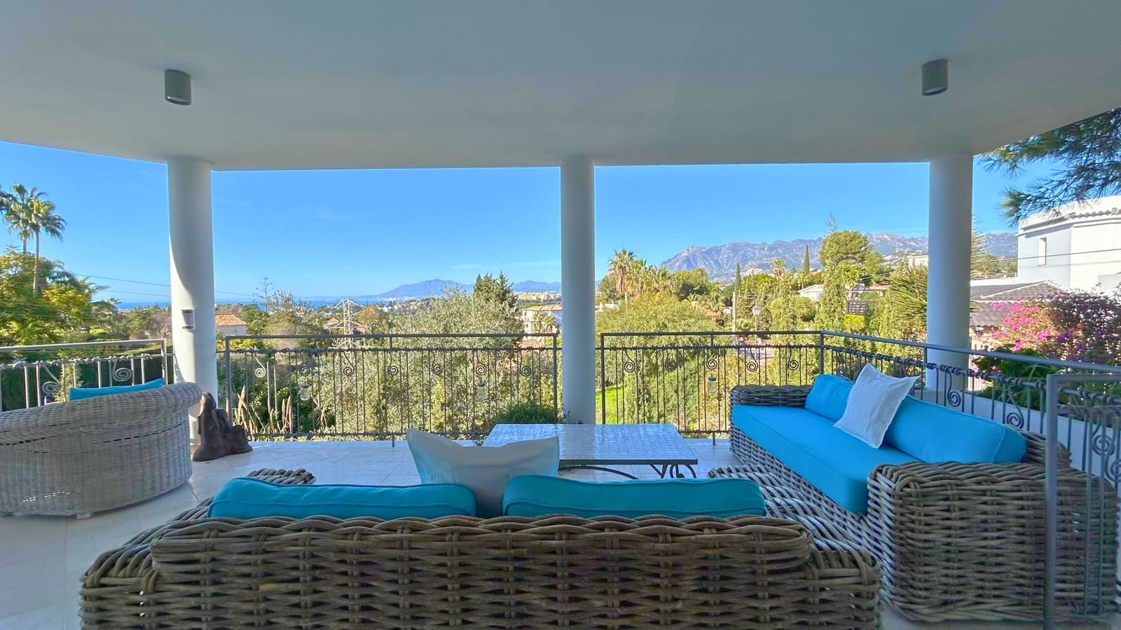 Chalet de 5 habitaciones en El Rosario en venta con piscina garaje - 2.995.000 € (Ref: 9709117)