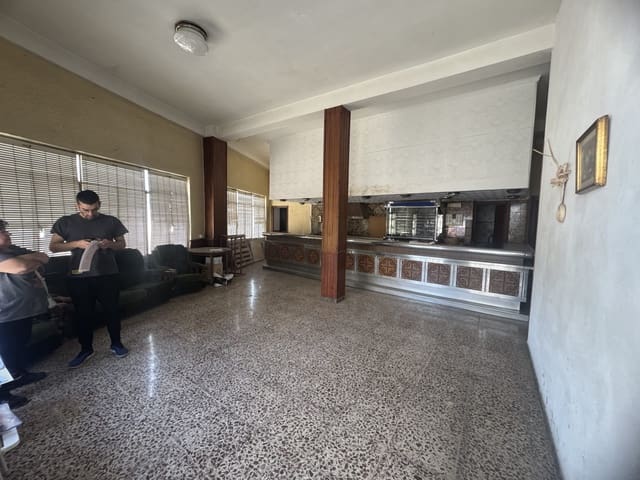 8 Zimmer Apartment zu verkaufen in Purchena - 250.000 € (Ref: 9995379)