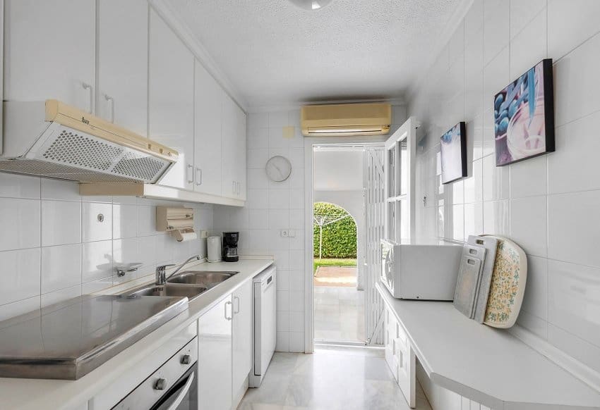 3 soveværelse Villa til salg i Torrevieja med swimmingpool garage - € 595.000 (Ref: 10029556)